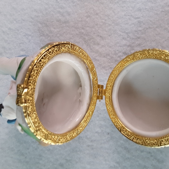 Trinket box vintage. Blue Jay figurines on top of box. Collectible. - Picture 4 of 8